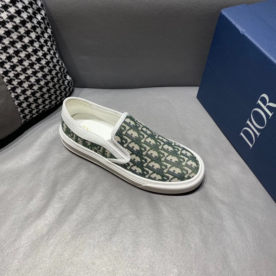 Men's men's shoes 💰360, Dior series casual shoes 👟🔥🕷🕷【Dior】Dior New casual men's shoes are launched in Hong Kong counters. Official website 1:1 production. Original Italian materials. Designed by European and American masters. Perfect shape to create counter quality, solid color rubber wear-resistant outsole and classic dazzling head! Super versatile and very comfortable. High-end without losing taste, fashionable and novel! ! Absolute focus! Code number: 38-45